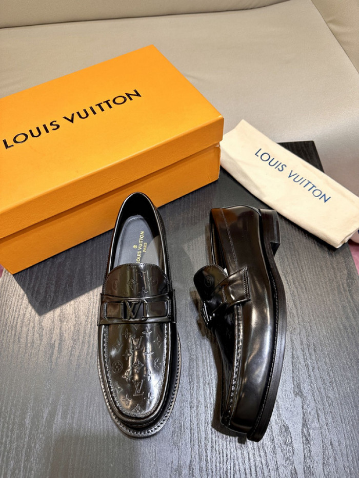 lovt loafer