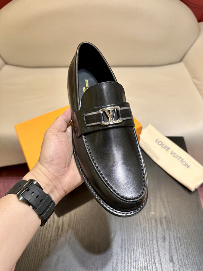 lovt loafer