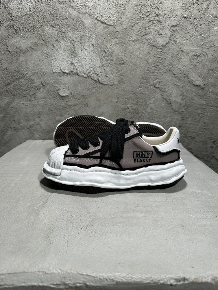 maison mihara yasuhiro sneaker