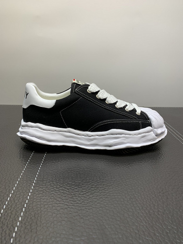 maison mihara yasuhiro sneaker
