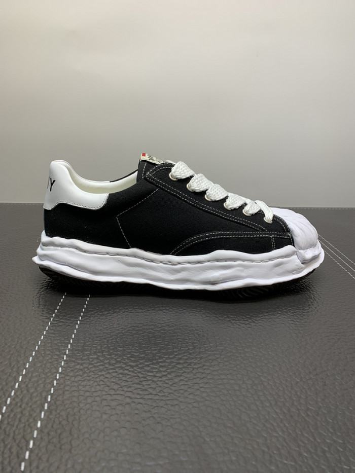 maison mihara yasuhiro sneaker