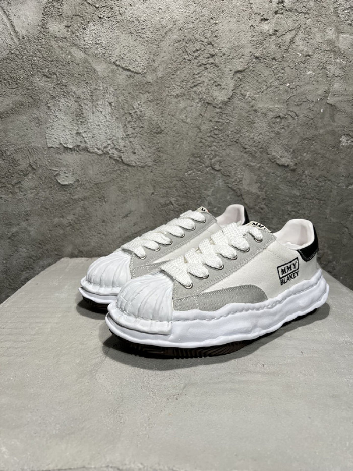 maison mihara yasuhiro sneaker
