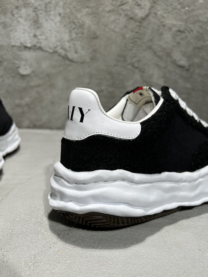 maison mihara yasuhiro sneaker