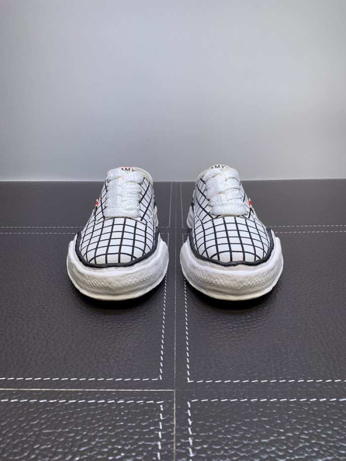 maison mihara yasuhiro sneaker