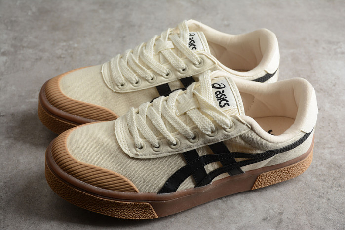 As*ic*s sneaker