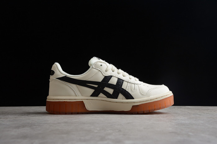 As*ic*s sneaker