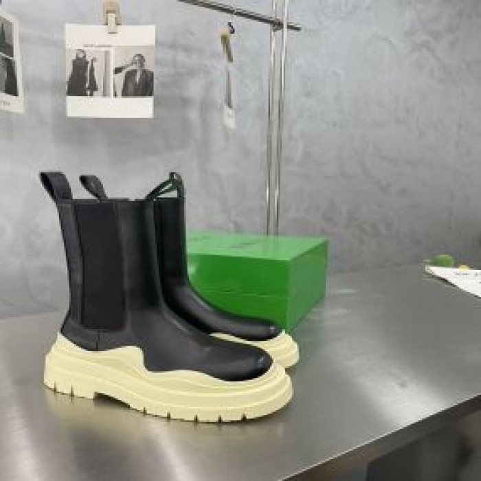 bo*te*ga Ve*ne*ta boots