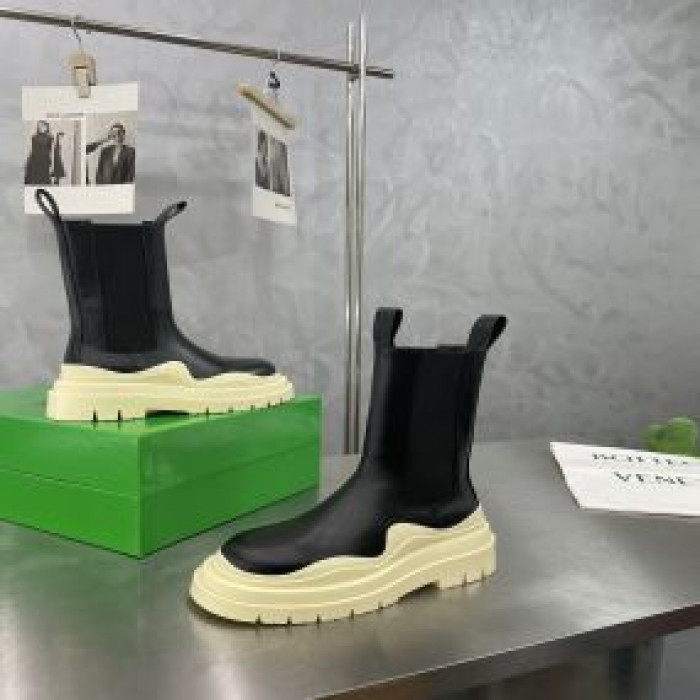 bo*te*ga Ve*ne*ta boots