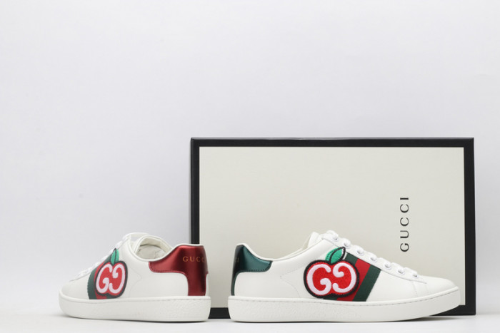 gi ace embroidered low-top sneaker