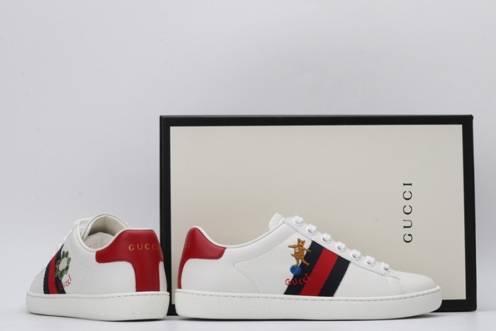 gi ace embroidered low-top sneaker