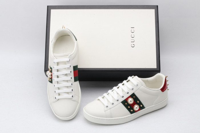 gi ace embroidered low-top sneaker