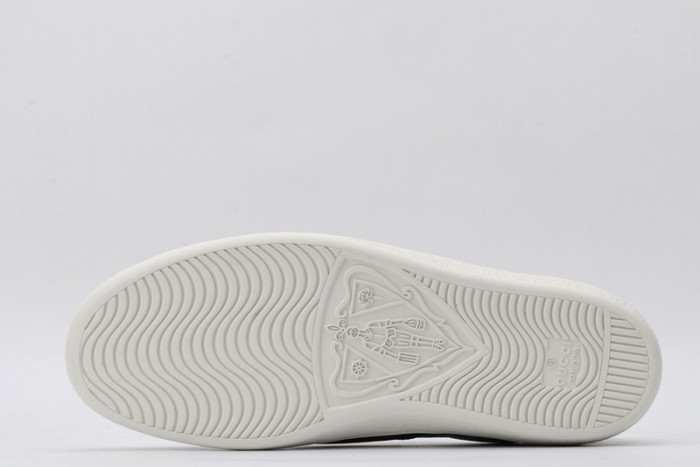 gi ace embroidered low-top sneaker