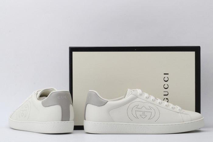 gi ace embroidered low-top sneaker
