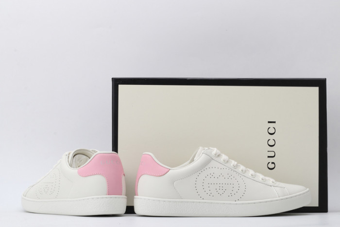 gi ace embroidered low-top sneaker