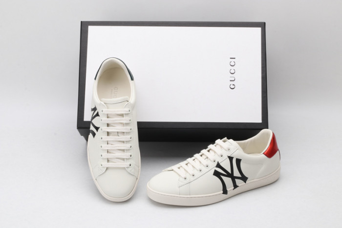 gi ace embroidered low-top sneaker