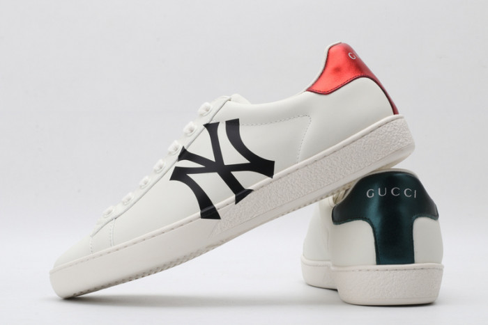 gi ace embroidered low-top sneaker
