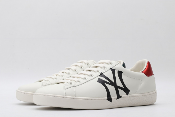 gi ace embroidered low-top sneaker