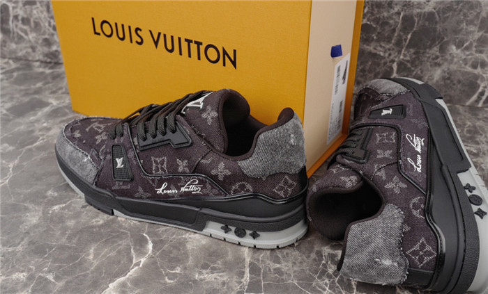 lovt sneaker