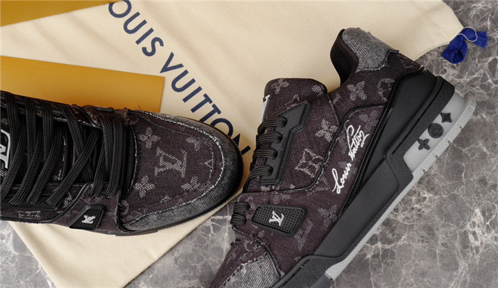 lovt sneaker