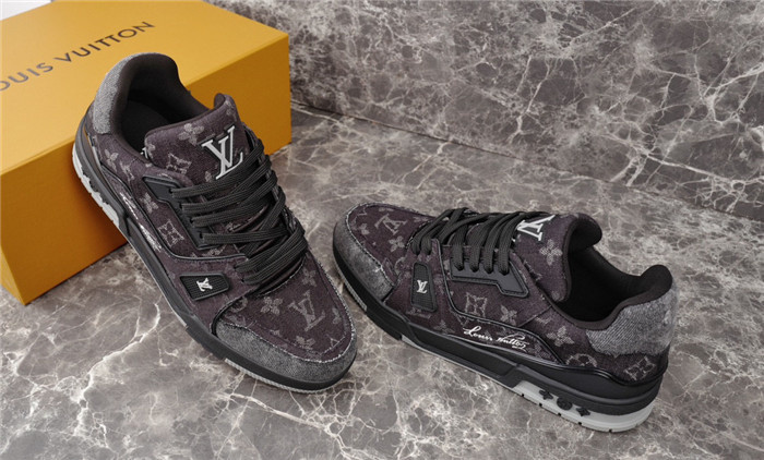 lovt sneaker