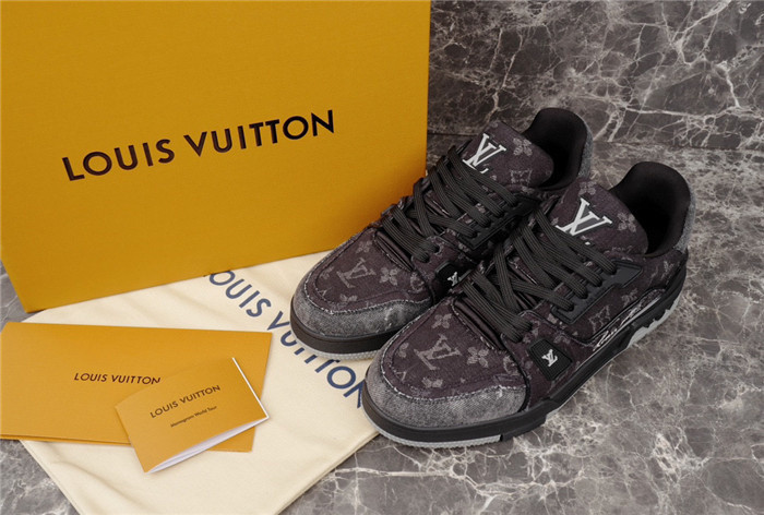 lovt sneaker