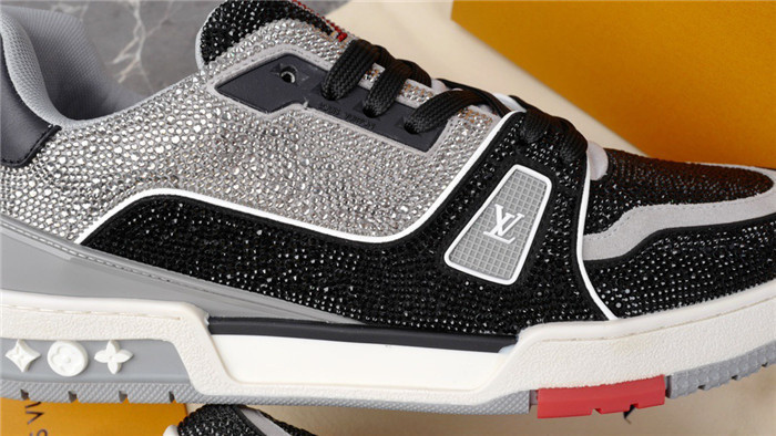 lovt sneaker