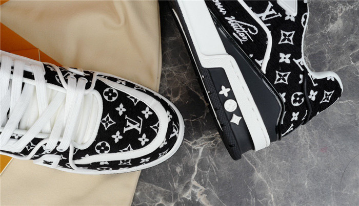 lovt sneaker