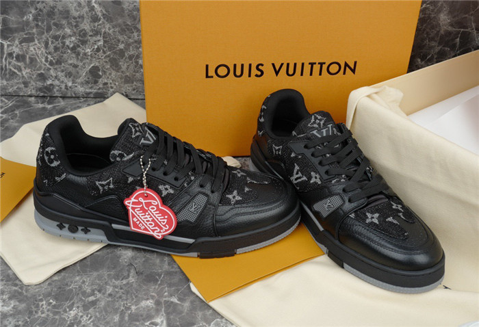lovt sneaker