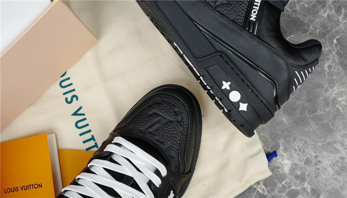 lovt sneaker
