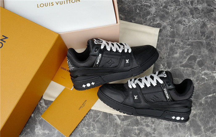 lovt sneaker