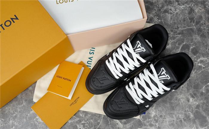 lovt sneaker