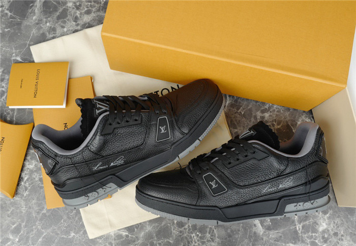 lovt sneaker