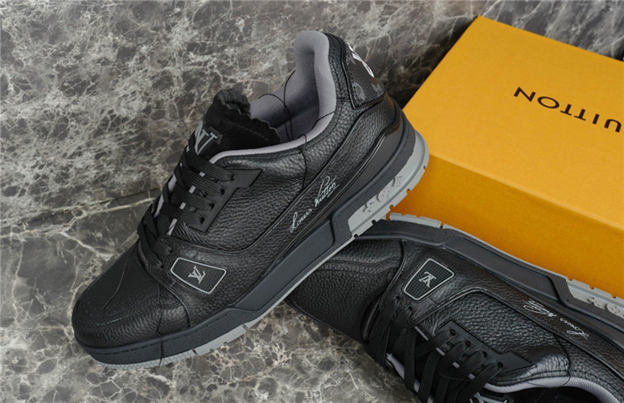 lovt sneaker