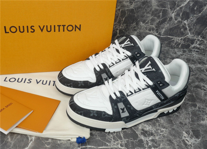 lovt sneaker