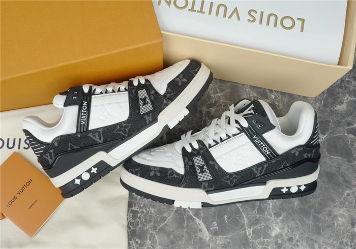 lovt sneaker