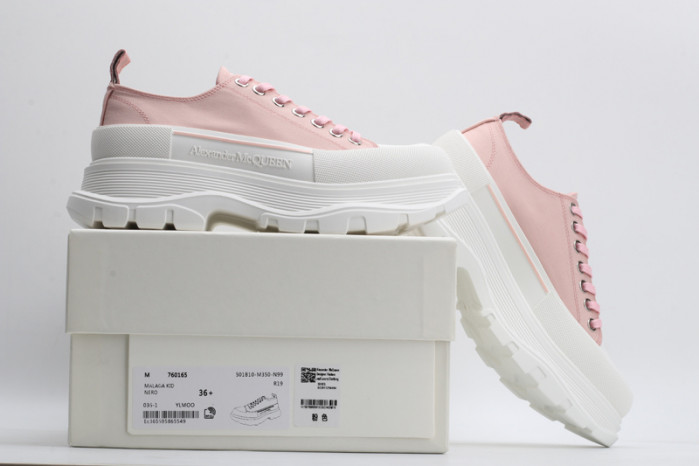 alex mcqu sneakers