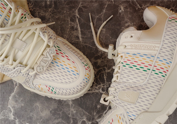 lovt sneaker