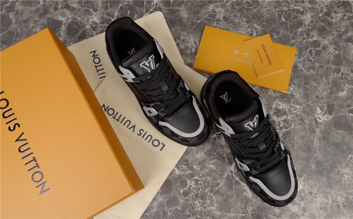 lovt sneaker