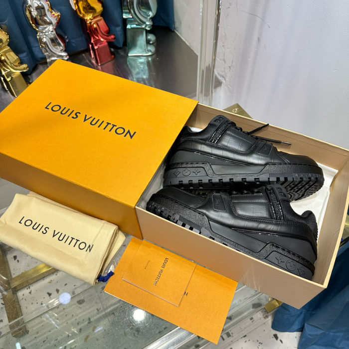 lovt sneaker