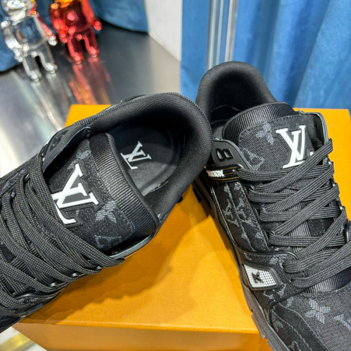 lovt sneaker