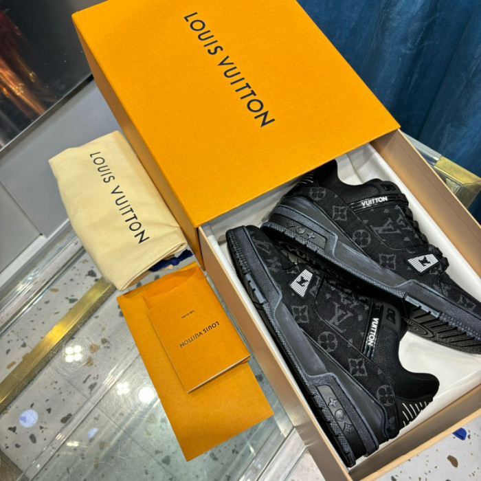 lovt sneaker