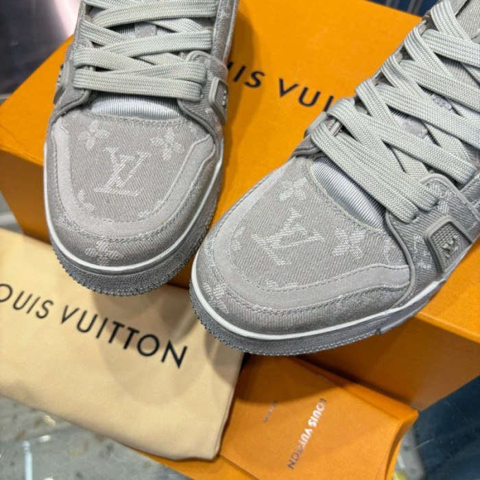 lovt sneaker