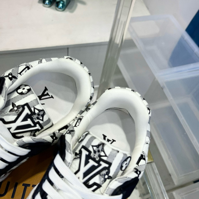 lovt sneaker