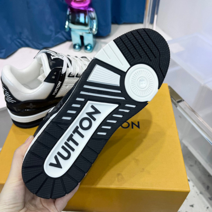 lovt sneaker
