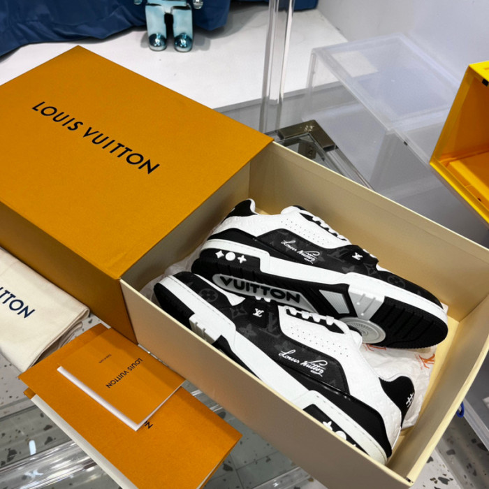 lovt sneaker