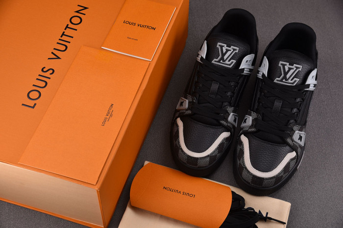 lovt sneaker