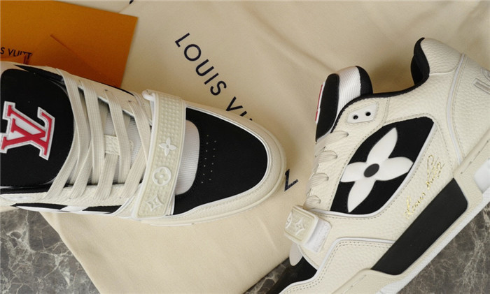 lovt sneaker