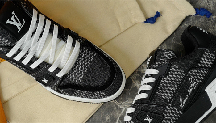 lovt sneaker