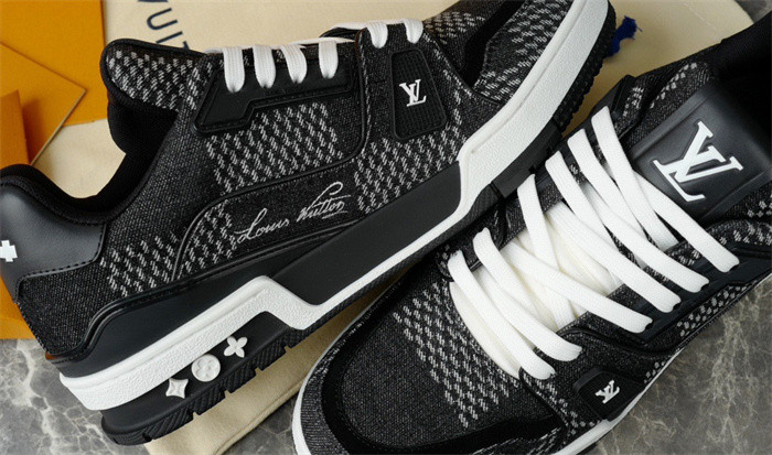 lovt sneaker