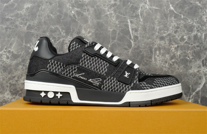 lovt sneaker
